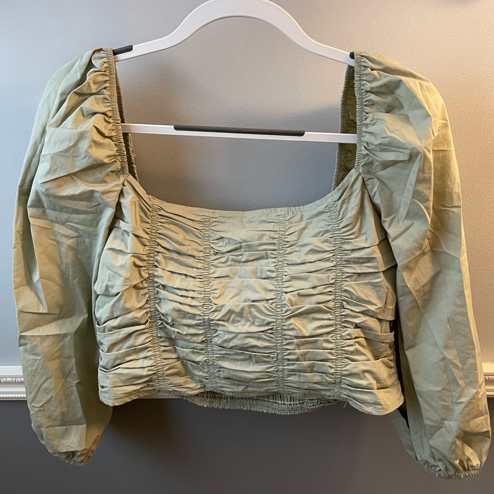 Boohoo smocked puff shoulder crop top